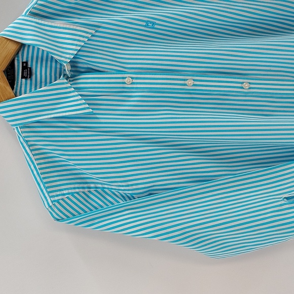 CHAPS Ralph Lauren Turquoise And White Button Down Size Medium Quarter Sleeve - Picture 2 of 6